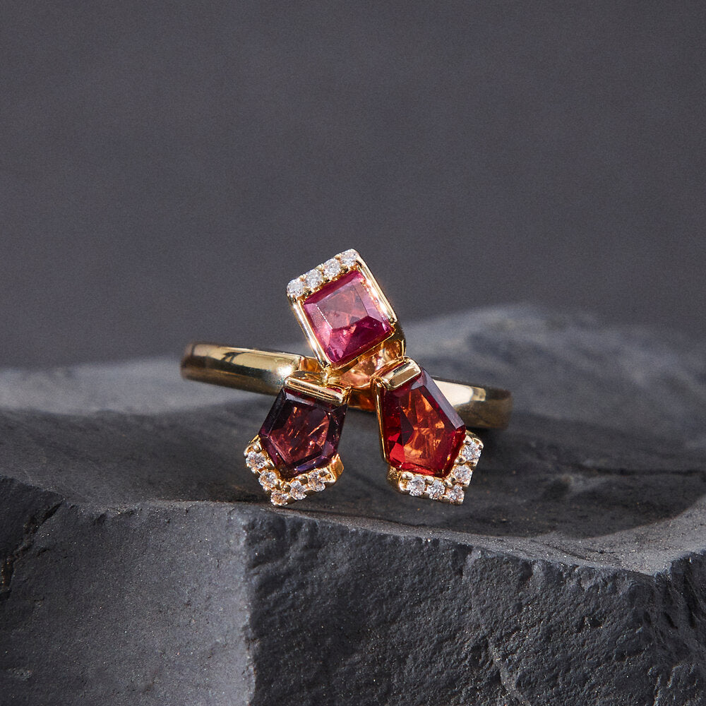 Bouquet Ring in yellow gold with colourful gemstones - pink, red, and lavender spinels with white diamond accents