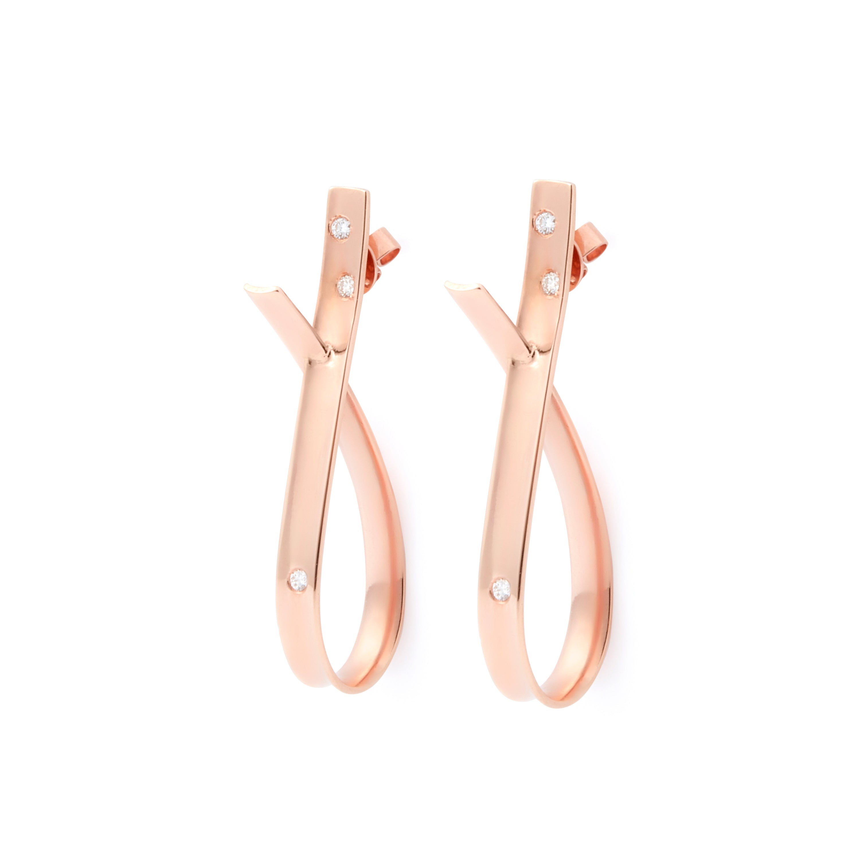 Freedom Curved 9k rose gold ribbon earrings set with six brilliant-cut white diamonds.