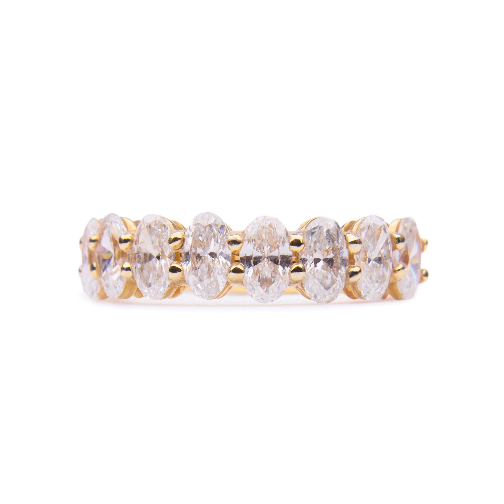 Oval Diamond Ring in 18k yellow gold, featuring 9 oval diamonds totalling approx. 2.25ct, elegant and timeless design