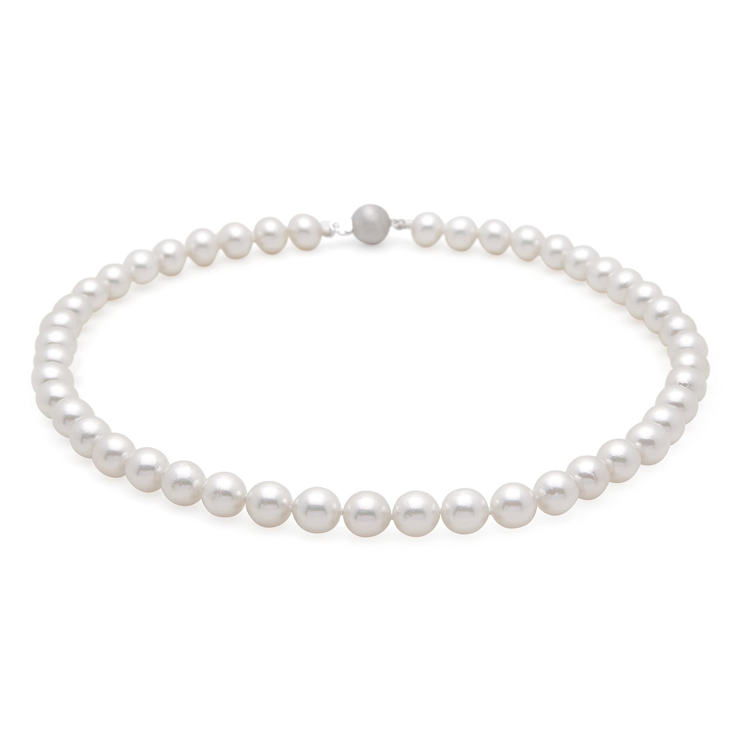Elegant Akoya pearl necklace featuring hand-selected luminous 9mm pearls