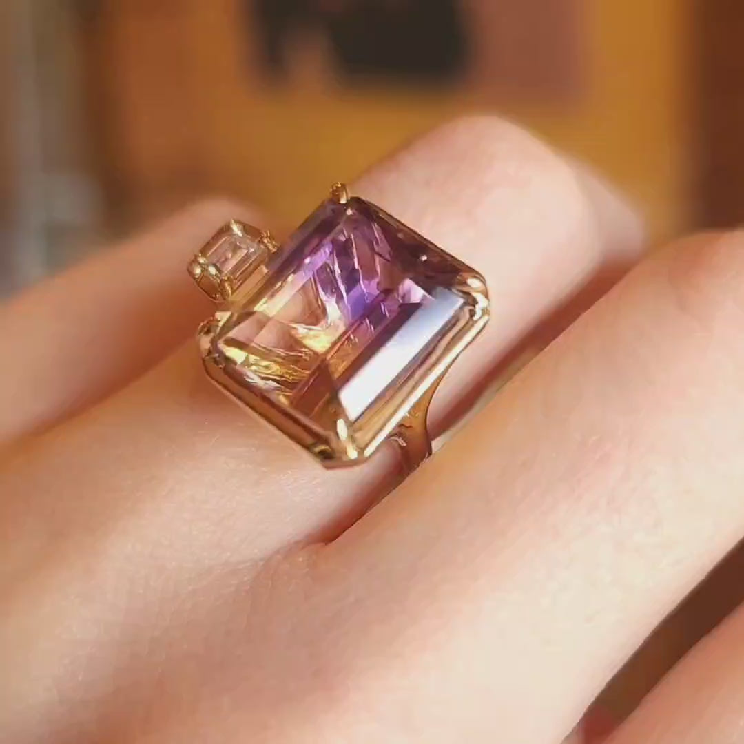 Unique Toi et Moi Ametrine Ring in yellow gold with emerald-cut ametrine and trapeze diamond.